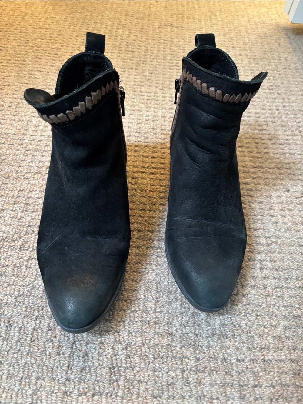Bueno black suede boots